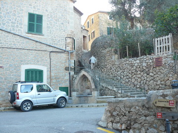 The steps towards Tabac, Deia 