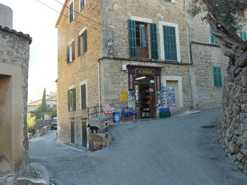 The Tabac, Deia 